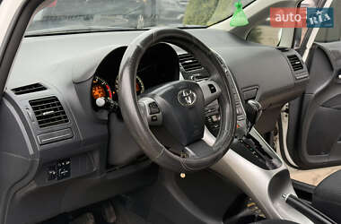 Хэтчбек Toyota Auris 2011 в Харькове