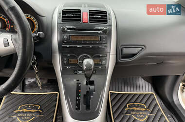 Хэтчбек Toyota Auris 2011 в Харькове