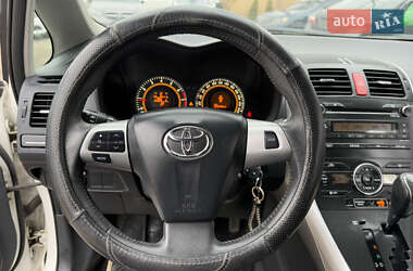 Хэтчбек Toyota Auris 2011 в Харькове