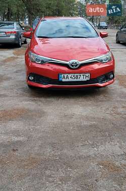 Хетчбек Toyota Auris 2016 в Києві