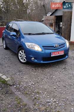 Хетчбек Toyota Auris 2010 в Літині