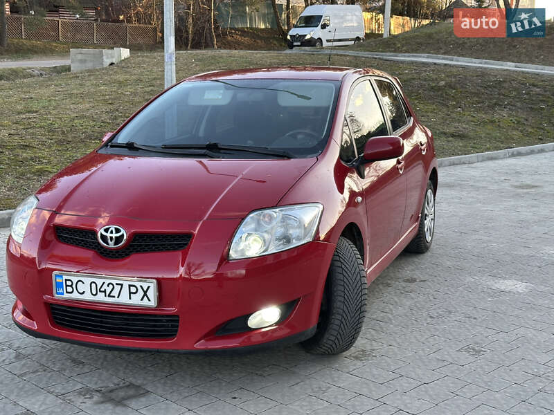 Хетчбек Toyota Auris 2008 в Новояворівську