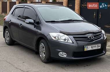 Хетчбек Toyota Auris 2012 в Лохвиці