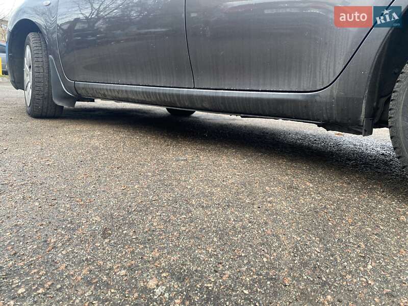 Хэтчбек Toyota Auris 2008 в Киеве