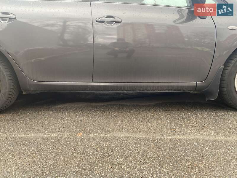 Хэтчбек Toyota Auris 2008 в Киеве