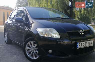 Хэтчбек Toyota Auris 2008 в 