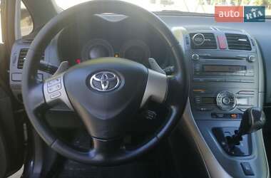 Хэтчбек Toyota Auris 2008 в 