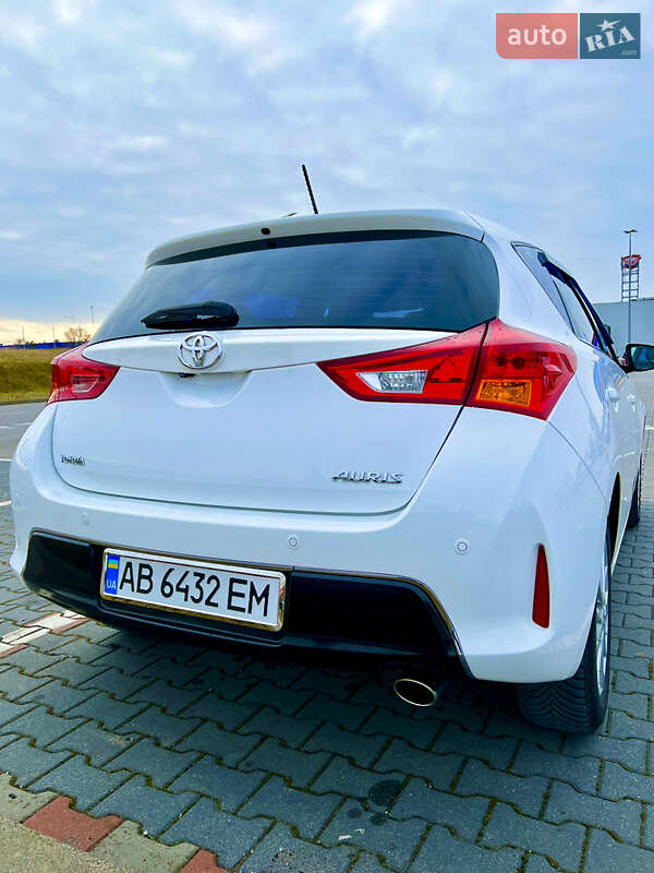 Хэтчбек Toyota Auris 2013 в Жмеринке