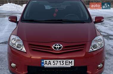 Хэтчбек Toyota Auris 2011 в Киеве