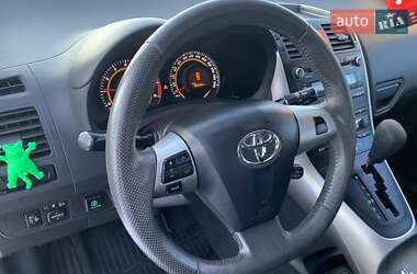 Хэтчбек Toyota Auris 2011 в Киеве