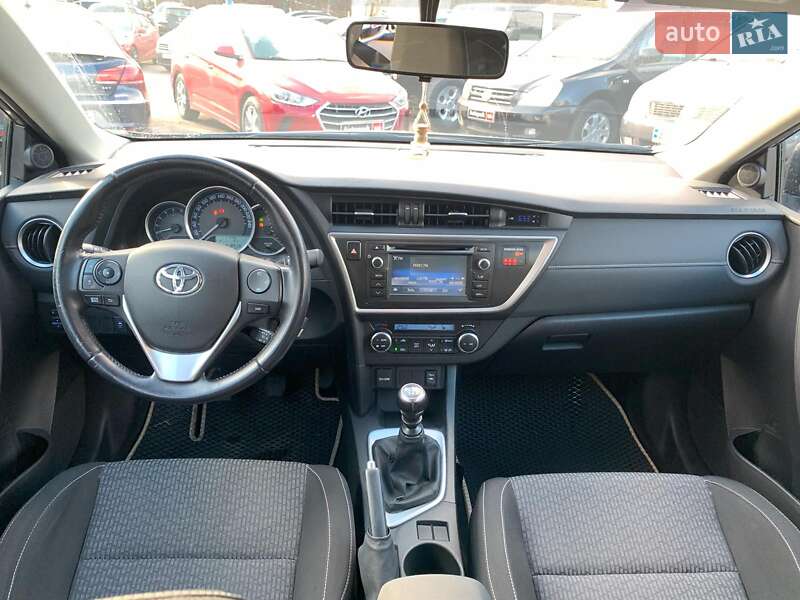 Универсал Toyota Auris 2014 в Виннице
