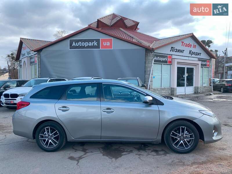 Универсал Toyota Auris 2014 в Виннице