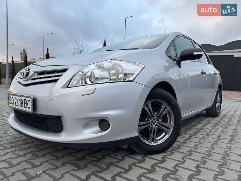 Хетчбек Toyota Auris 2011 в Тернополі