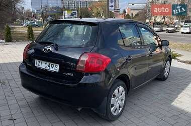 Хэтчбек Toyota Auris 2008 в 