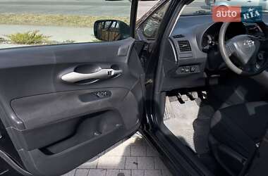 Хэтчбек Toyota Auris 2008 в 