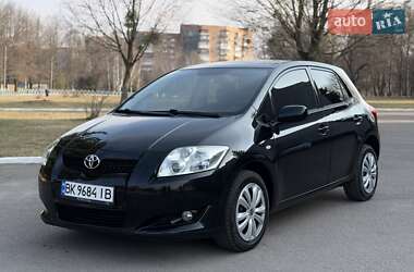 Хетчбек Toyota Auris 2008 в Рівному