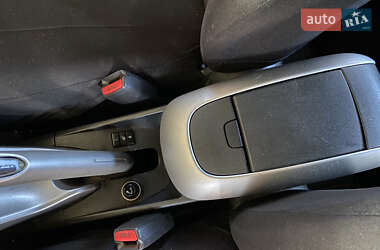 Хетчбек Toyota Auris 2008 в 
