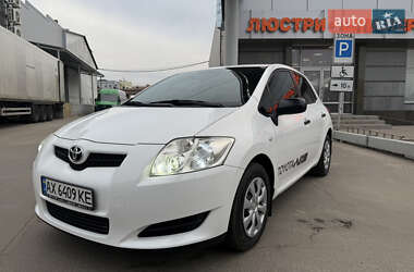Хэтчбек Toyota Auris 2008 в 