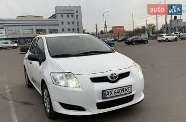 Хэтчбек Toyota Auris 2008 в 