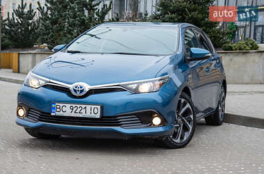 Хэтчбек Toyota Auris 2016 в 