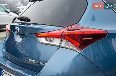 Хэтчбек Toyota Auris 2016 в 