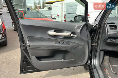 Хэтчбек Toyota Auris 2008 в 