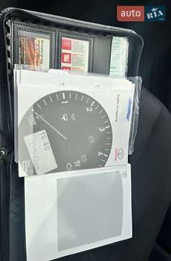 Хэтчбек Toyota Auris 2012 в 