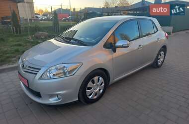 Хэтчбек Toyota Auris 2011 в Ковеле