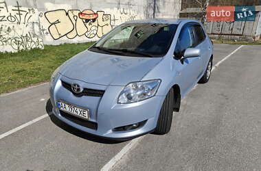 Хэтчбек Toyota Auris 2008 в 