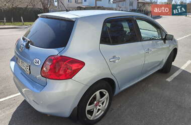 Хэтчбек Toyota Auris 2008 в 