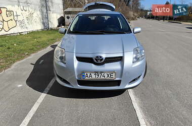 Хэтчбек Toyota Auris 2008 в 
