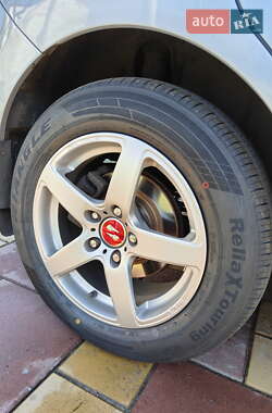 Хэтчбек Toyota Auris 2008 в 