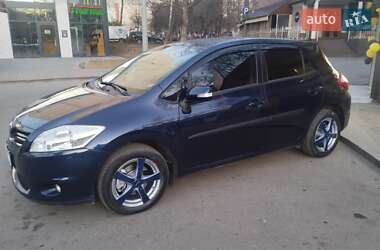 Хэтчбек Toyota Auris 2010 в Черновцах