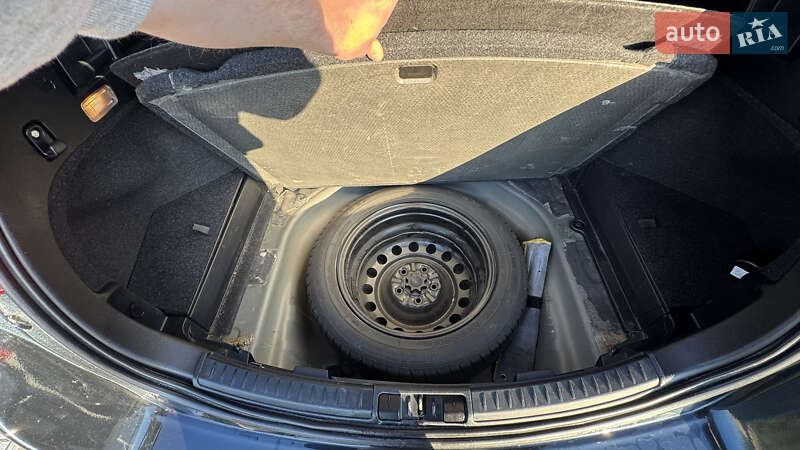 Универсал Toyota Auris 2014 в 