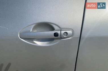 Хэтчбек Toyota Auris 2007 в 