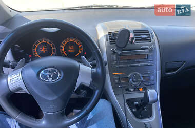Хэтчбек Toyota Auris 2007 в 
