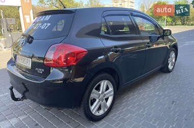 Хэтчбек Toyota Auris 2007 в 