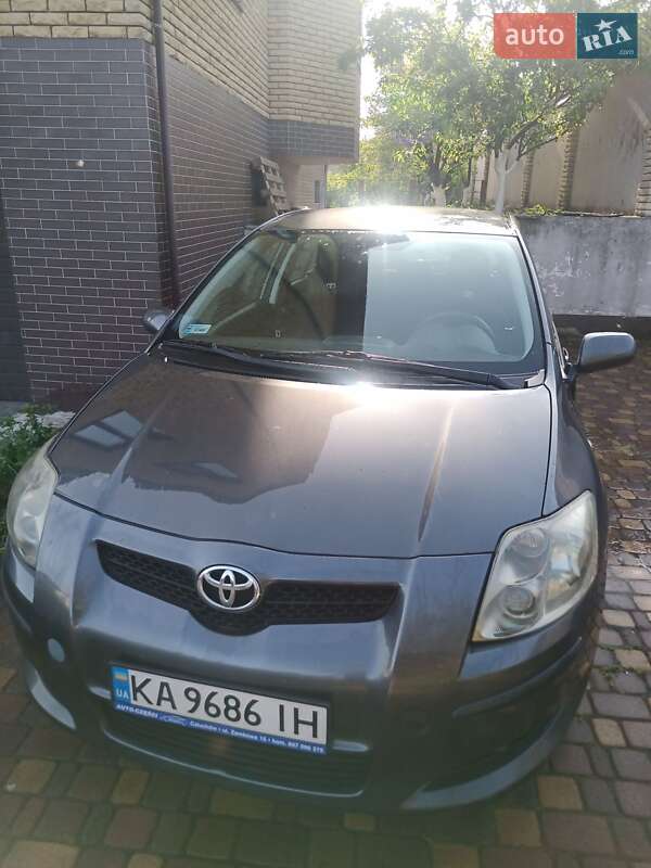 Хэтчбек Toyota Auris 2008 в 