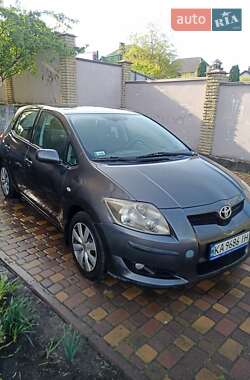 Хэтчбек Toyota Auris 2008 в 