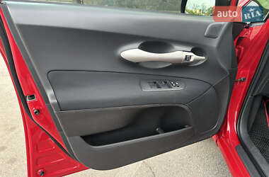 Хэтчбек Toyota Auris 2008 в 