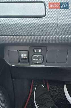 Хэтчбек Toyota Auris 2008 в 
