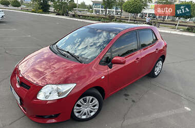 Хэтчбек Toyota Auris 2008 в 