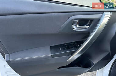 Універсал Toyota Auris 2014 в 