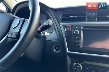 Універсал Toyota Auris 2014 в 