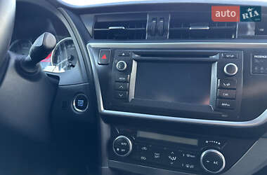 Універсал Toyota Auris 2014 в 