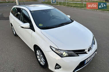 Універсал Toyota Auris 2014 в 