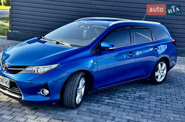 Универсал Toyota Auris 2014 в 