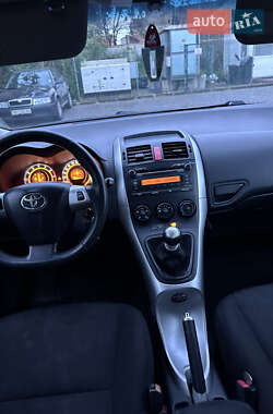 Хетчбек Toyota Auris 2009 в 