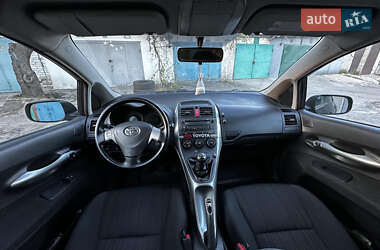 Хэтчбек Toyota Auris 2008 в 
