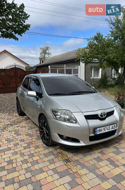 Хетчбек Toyota Auris 2007 в 